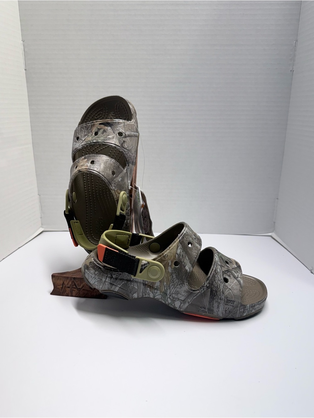 Crocs Realtree edge at Sandals Camouflage strap Mens 4 women’s 6 new